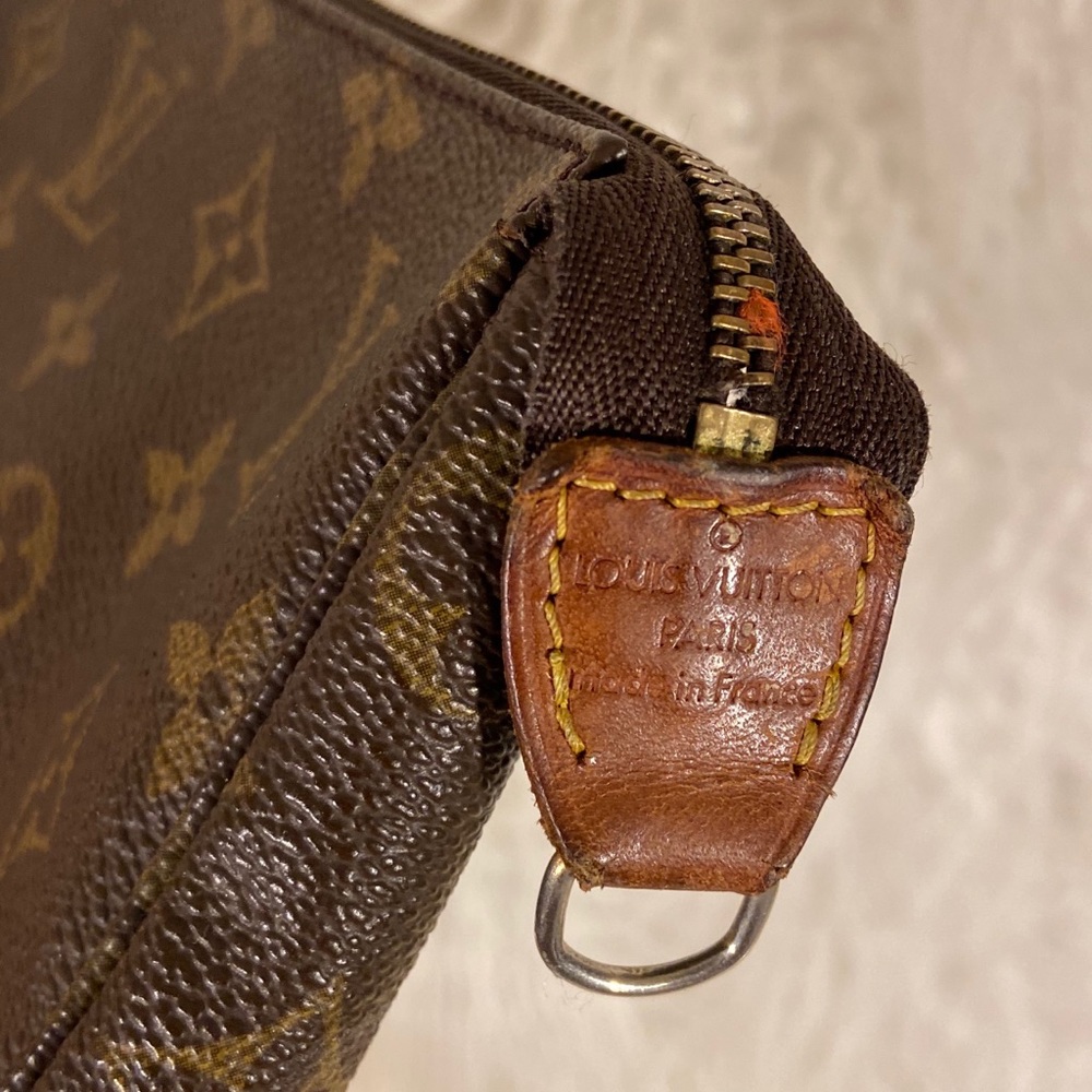 Authentic Louis Vuitton Pochette - Picture 5 of 9